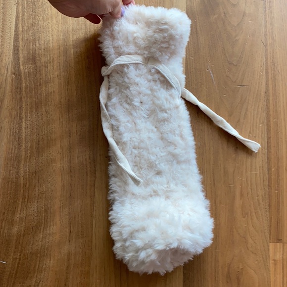 ⭐️ 🌴New Pottery Barn Fuzzy Wine Gift Bag - Picture 2 of 3